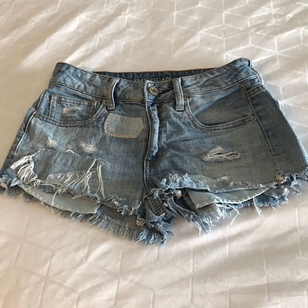 AEO denim jean frayed shortS hi-rise shortie SZ 2
